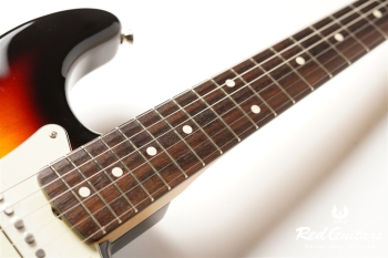 MADE IN JAPAN Traditional II 60s Stratocaster - 3Tone Sunburst